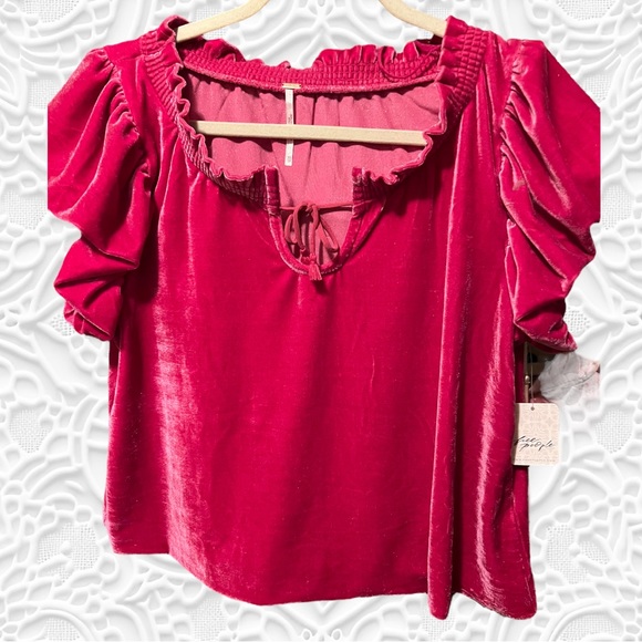 NWT Free People Beautiful VELVETY Feel Blouse  95%POLY/5% Elasticine Washable - Picture 4 of 12